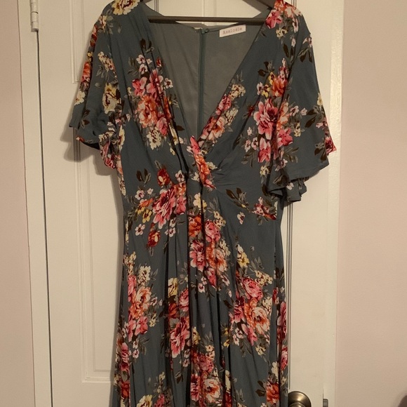Maxi Wrap Dress - Picture 3 of 4